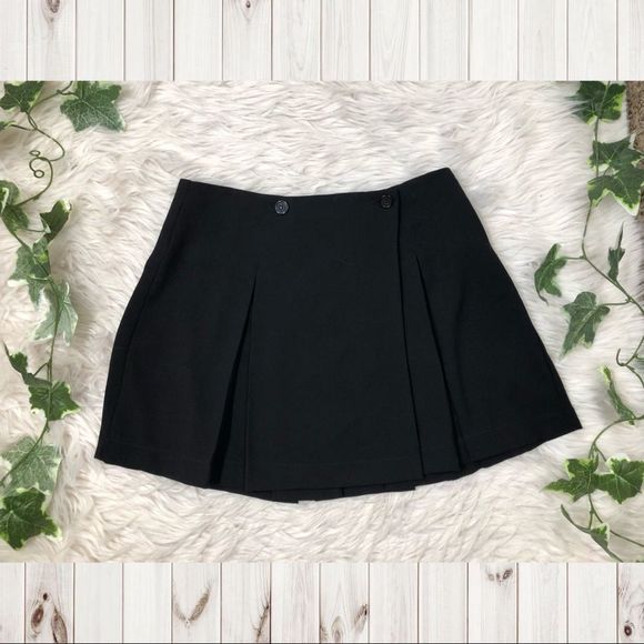 Forever 21 Dresses & Skirts - 🔴SALE Forever 21 Cute Black Skirt!🔴